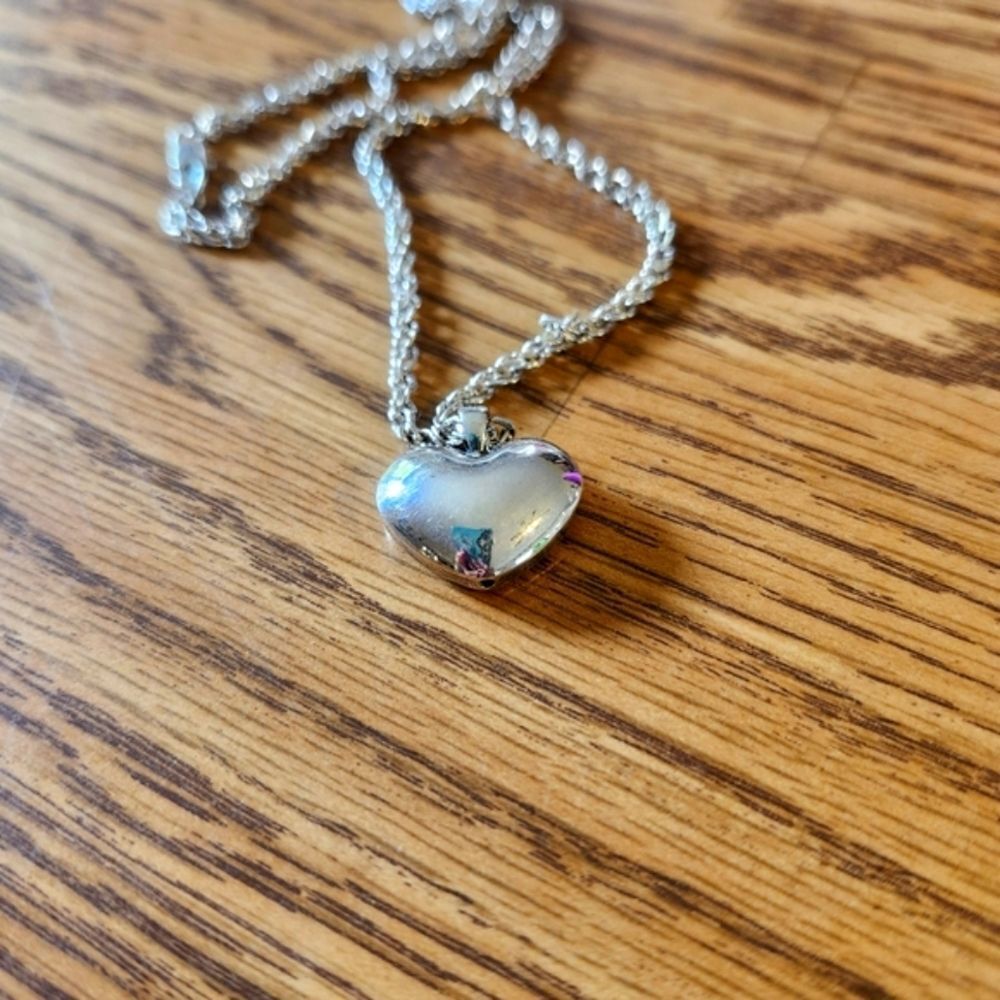 BEST Vintage Silver And Crystal Heart Necklace SWEET AND SPARKLY - Picture 2 of 9